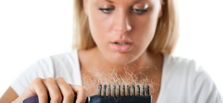 Przyczyny nadmiernego wypadania włosów. Choroby i zaburzenia, którym towarzyszy wypadanie włosów