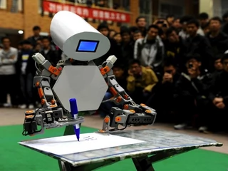 Już za sześć lat roboty wyeliminują z rynku pracy tlumaczy - wynika z badań naukowców