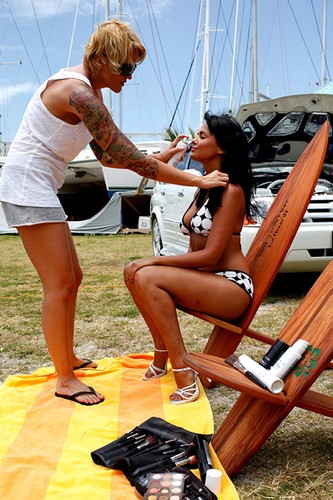 Miss tuningu na 2009 rok jest międzynarodowa modelka Martina Ivezaj