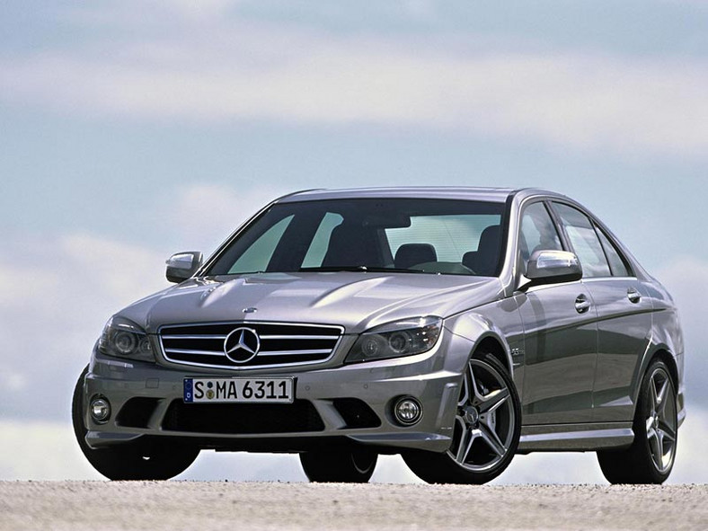 Nowy Mercedes-Benz C 63 AMG – czy trzeba mówić coś więcej?