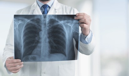 Ezek a hörgőgyulladás fájdalmas tünetei: a köhögés csak az egyik jel