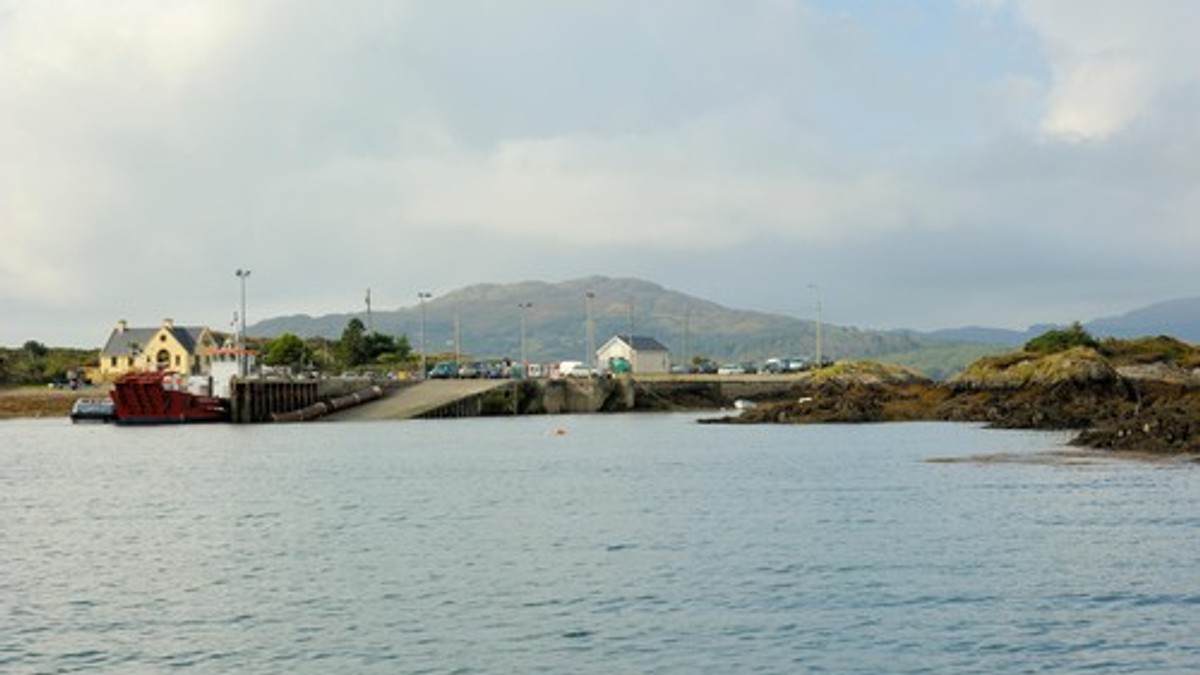 Bere Island Ferry Coming in to Bere Island