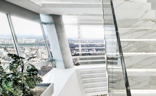 W najwyższym punkcie apartament ma aż 6 metrów wysokości. Jego cechą charakterystyczną są przeszklenia – w sumie powierzchnia okien to aż 195 mkw.