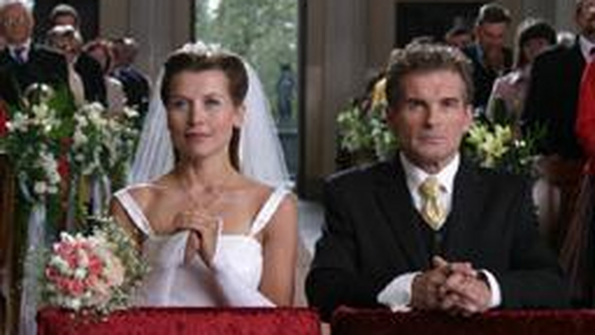 Dobiega końca kolejna seria "Kryminalnych". W ostatnim z odcinków popularnego programu jego główny bohater, komisarz Adam Zawada, ożeni się.