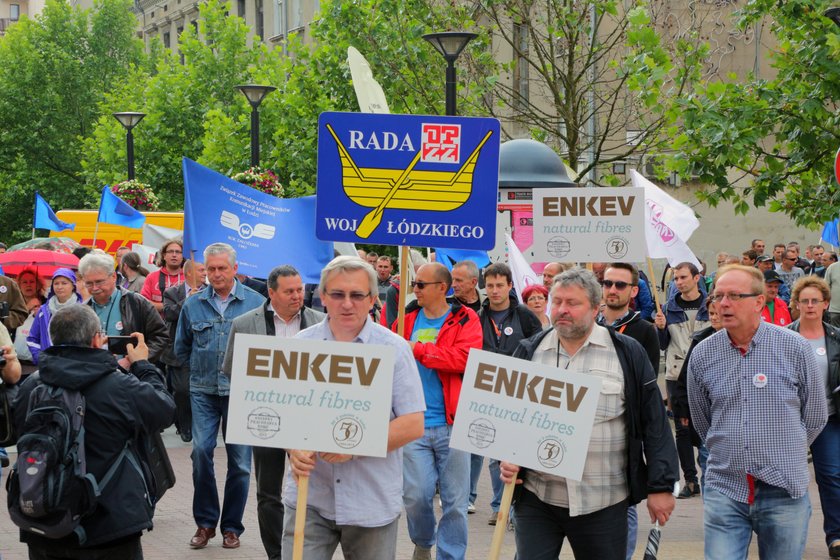 Pracownicy firmy Enkev protestowali pod urzędem miasta