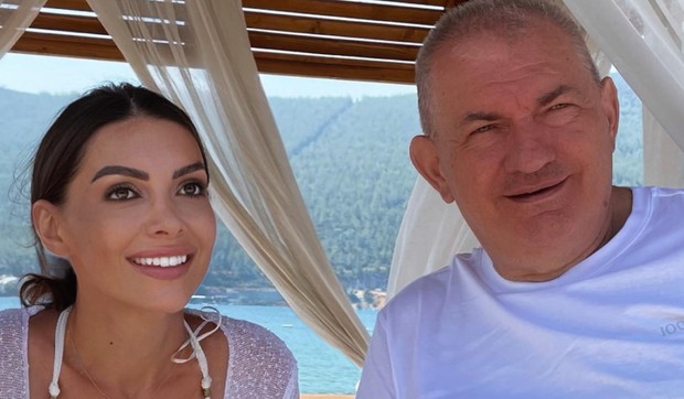 Jelena, Dragan Simić