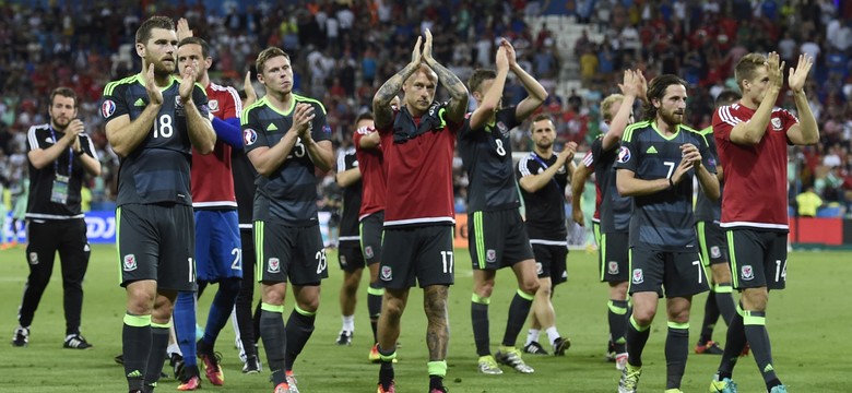 Euro 2016: tłum kibiców powitał w Cardiff piłkarzy reprezentacji Walii