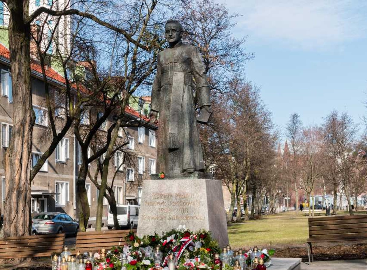 Pomnik ks. Henryka Jankowskiego w Gdańsku