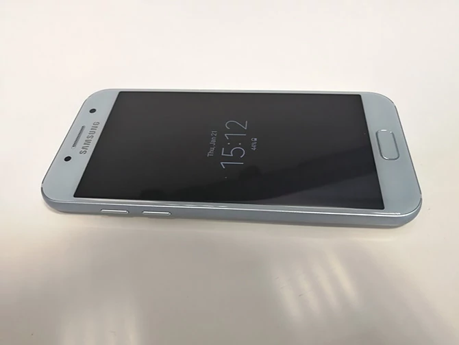 Galaxy A5 2017 z włączonym Always-on display