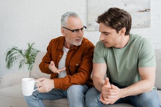 Dwie trzecie młodych dorosłych w Polsce mieszka z rodzicami. 70 proc. to mężczyźni