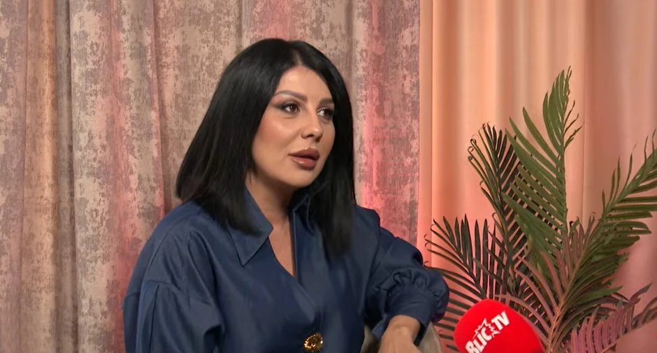 Naša pevačica je morala da radi kao zečica da bi platila kiriju