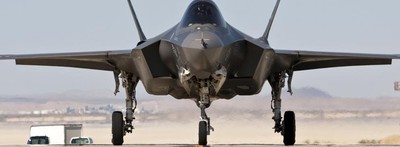 Świat zbroi się na potęgę. USA 'strzelają sobie w głowę' oszczędnościami