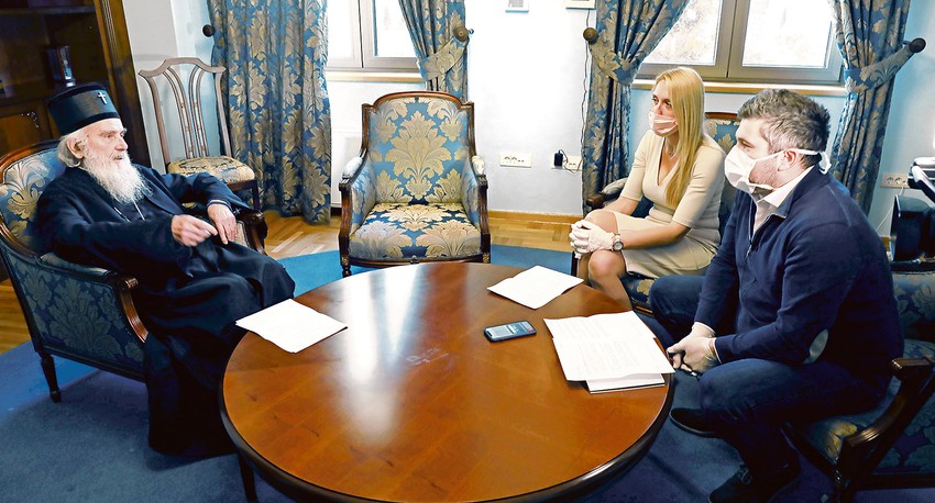 Generalna direktorka RAS Srbija Jelena Drakulić Petrović i glavni urednik „Blica“ Predrag Mihailović u gostima kod patrijarha