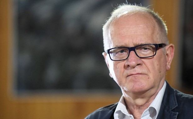 Dziennikarze umieścili kartkę z napisem PZPR na biurze Krzysztofa Czabańskiego