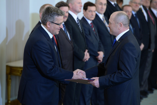 Marek Sawicki odebrał nominację z rąk Bronisława Komorowskiego. Fot. PAP/ Jacek Turczyk