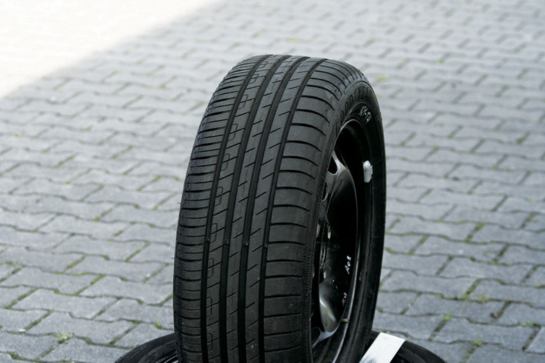 Goodyear
EfficientGrip Performance
91 V
ok. 1230 zł/kpl. Ocena wzorowa