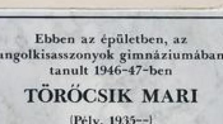 Morbid emléktáblát avattak Törőcsik Marinak