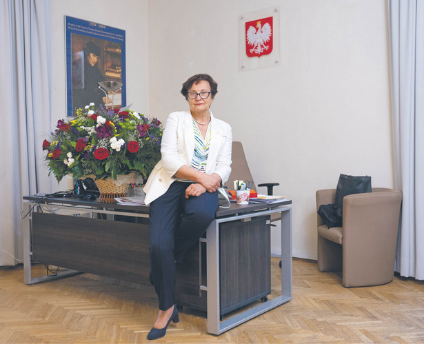 Hanna Machińska zastępczyni rzecznika praw obywatelskich, doktor nauk prawnych, od lat zaangażowana we wdrażanie europejskich standardów w dziedzinie ochrony praw człowieka i prawa antydyskryminacyjnego do prawa polskiego