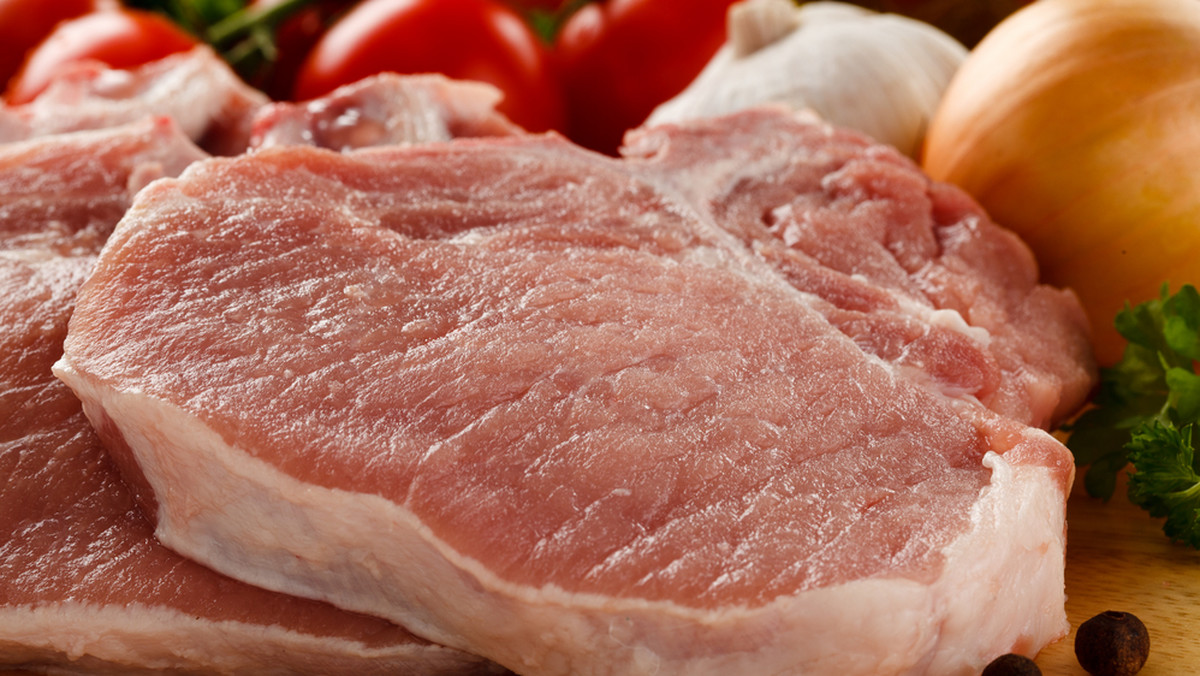 Branża mięsna wystosowała w poniedziałek list otwarty do premiera Donalda Tuska w sprawie rosyjskiego zakazu importu wieprzowiny z UE. Przez ten zakaz tracą polscy przetwórcy i rolnicy - powiedział PAP szef Związku Polskie Mięso Witold Choiński.