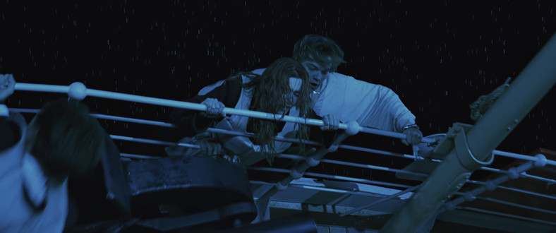 Leonardo DiCaprio i Kate Winslet w filmie "Titanic"