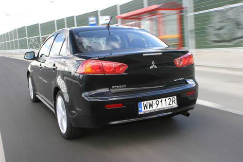 Mitsubishi Lancer 1.8 Intense Sportowiec z wyglądu