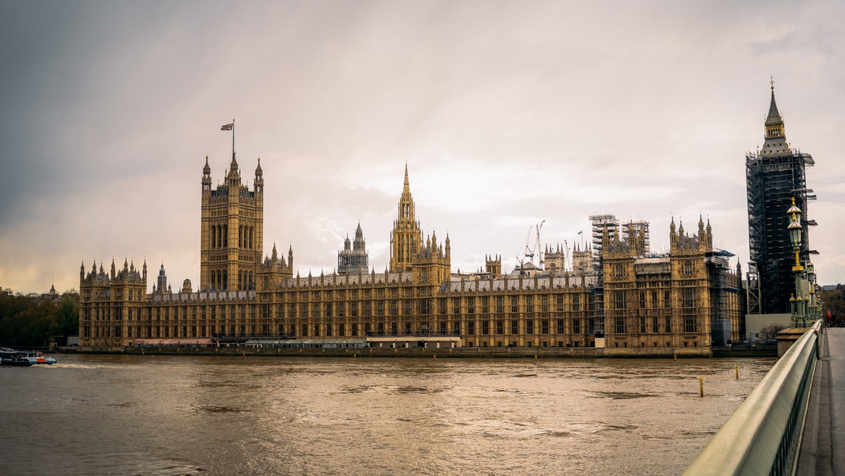 Ta londyńska ikona, to fantastyczny, wręcz bajkowy gmach służący politykom od czasów średniowiecza.