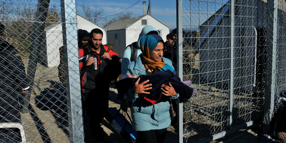 Nastoletnia matka w obozie dla uchodźców