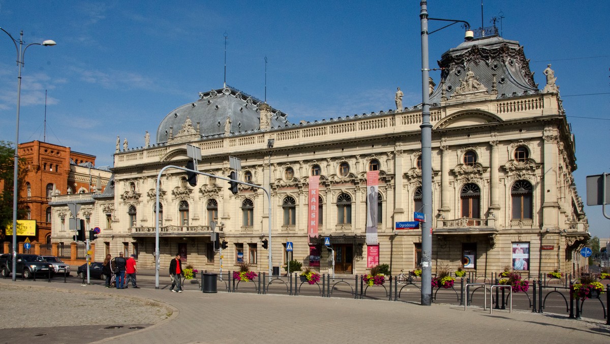 Dzieła polskich artystów ukazujące ich prace z podróży i plenerów będzie można oglądać od wtorku na wystawie "Podroż malownicza. Plenery artystów polskich XIX-XX wieku". Na ekspozycję w Muzeum Miasta Łodzi składa się blisko czterdzieści dzieł - malarstwo, grafika i rysunek. Wstęp jest bezpłatny.