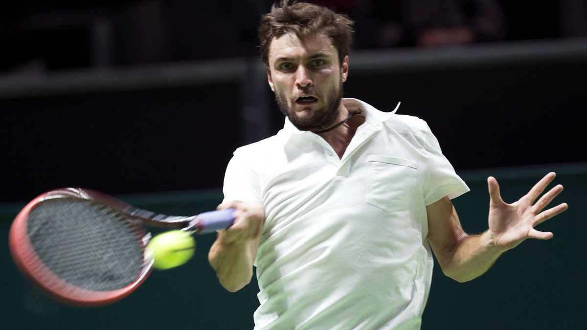 Gilles Simon rozbił w ćwierćfinale turnieju w Rotterdamie Andy'ego Murraya 6:4, 6:2. Przerwał tym samym fatalną serię 12 porażek z rzędu ze Szkotem. W walce o finał Francuz zmierzy się z obrońcą tytułu Tomasem Berdychem.