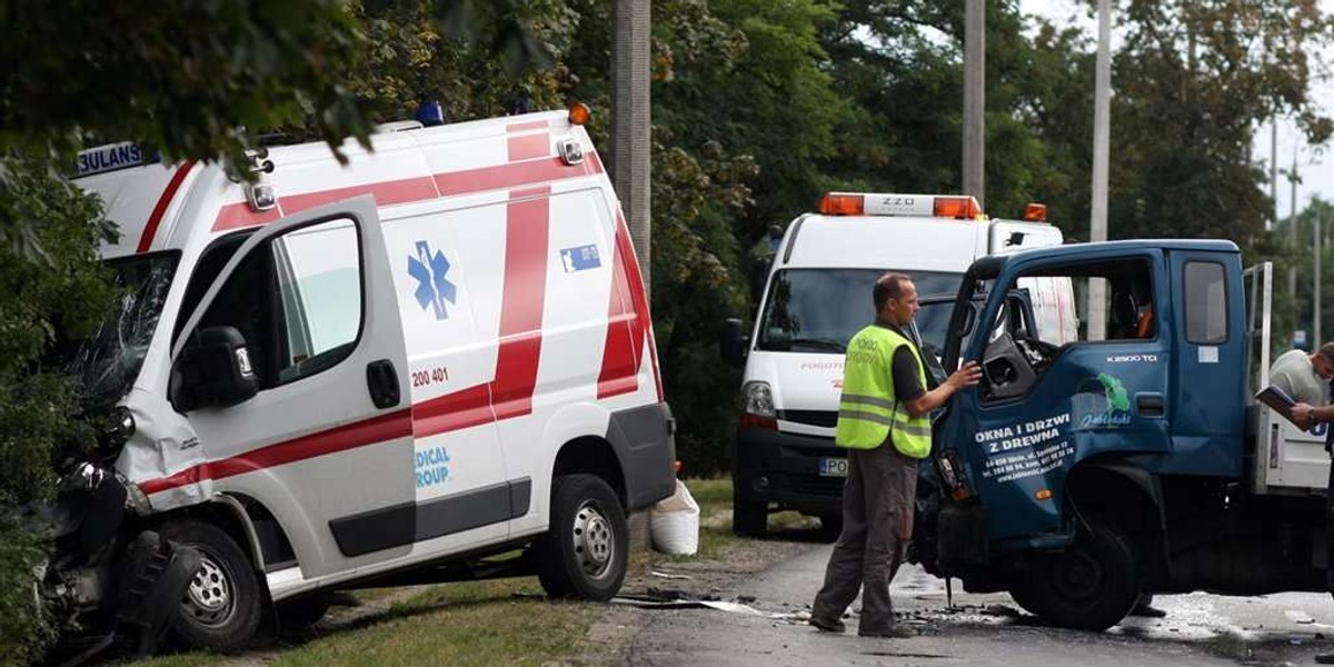 Wypadek karetki w Poznaniu