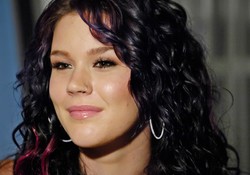 Chcieli ściąć piosenkarkę samurajskim mieczem