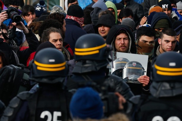 Zamieszki w trakcie ewakuacji obozu pod Calais