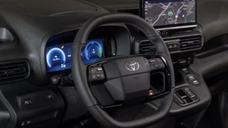oto nowa toyota za 41 900 zł. ma silnik 1.2 i gwarancję na 1 milion km