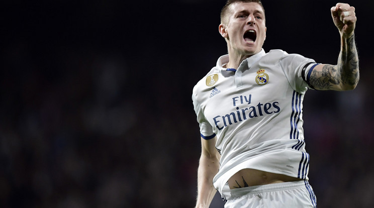 Toni Kroosnak nagy büszkeséget jelent, hogy a világ egyik legnagyobb klubjában, a Real Madridban futballozhat /Fotó: AFP