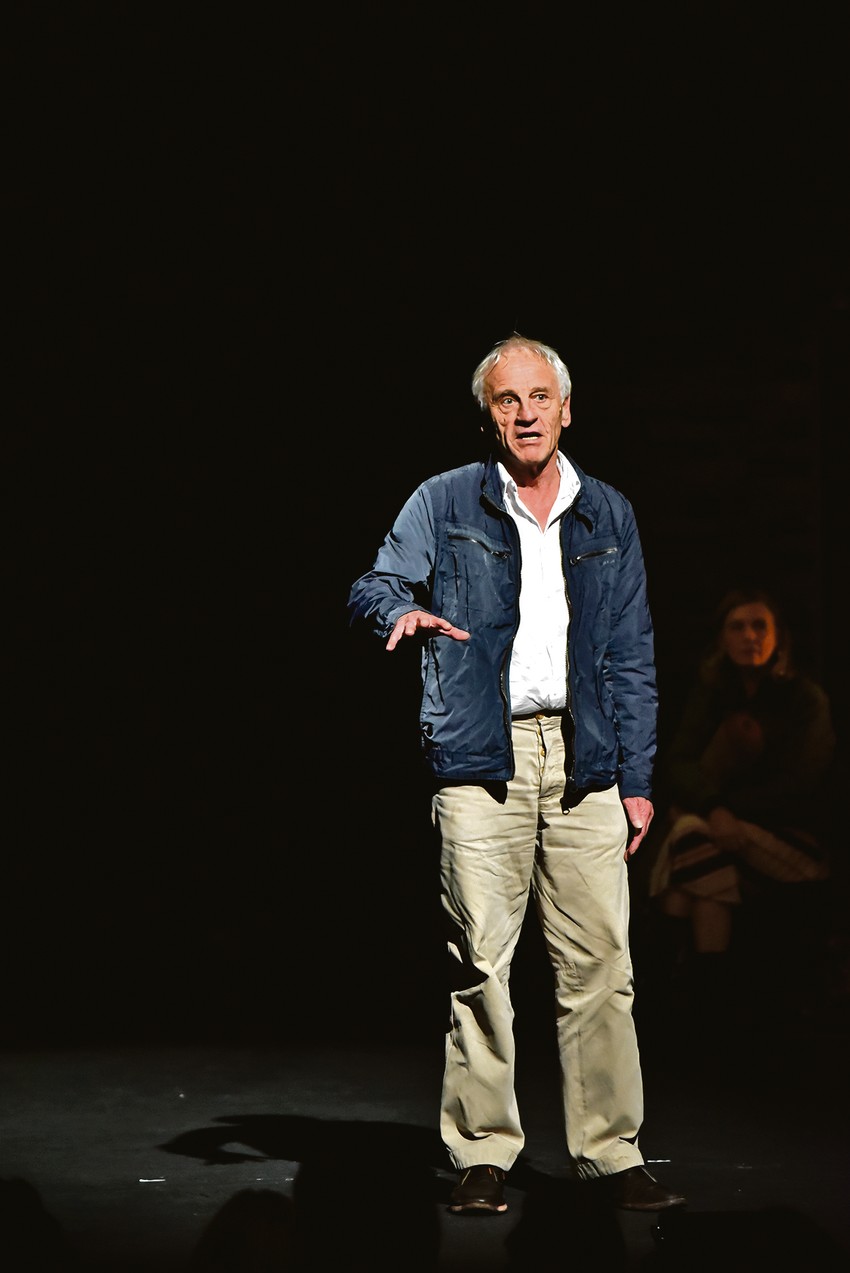 Predstava otvara čitav niz pitanja