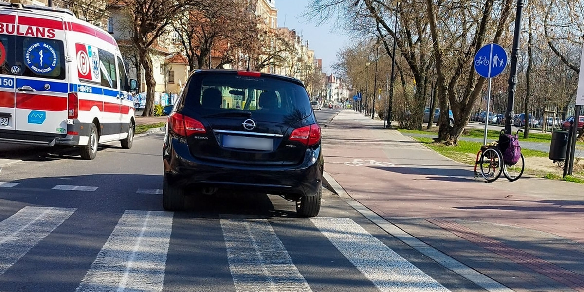 W Nowej Soli samochód potrącił niepełnosprawną kobietę.