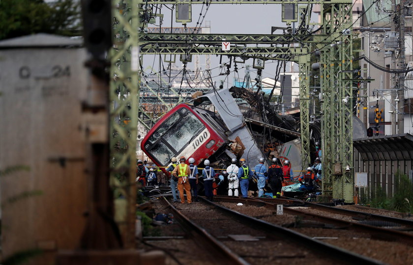 Koszmarny wypadek pociągu w Japonii. Wielu rannych