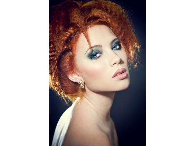 Modne fryzury i kolory włosów - wiosna 2011