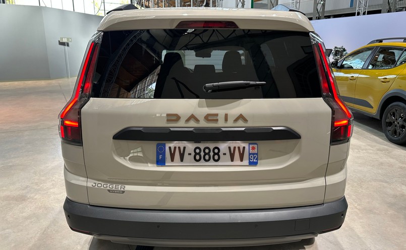 Nowa Dacia Jogger Hybrid 155