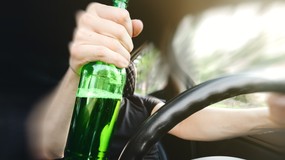 Posłowie wypowiadają wojnę pijanym kierowcom. choćby 500 tys. nawiązki za jazdę na podwójnym gazie