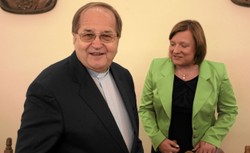 Tadeusz Rydzyk udzielił ślubu córce Beaty Kempy. Wśród gości prezydent Duda z małżonką