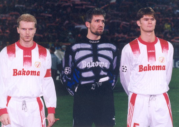 Maciej Szczęsny (w środku, jako zawodnik Widzewa Łódź)