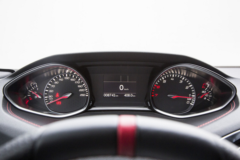 Peugeot 308 GTi - przeniesie cię w świat wyścigów
