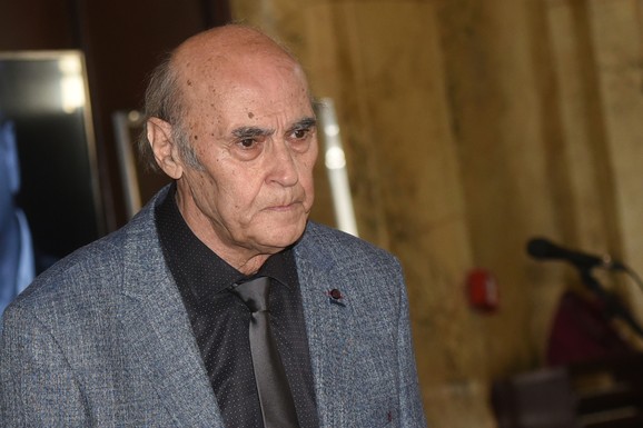 "BORE MU SE ZA ŽIVOT, KRITIČNO JE" Žena Andrije Bajića otkrila detalje zdravstvenog stanja legendarnog pevača: "Niko od prijatelja nije pozvao"
