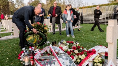 Prezydent Wrocławia w Holandii. Delegacja złożyła wieniec na grobie gen. Maczka