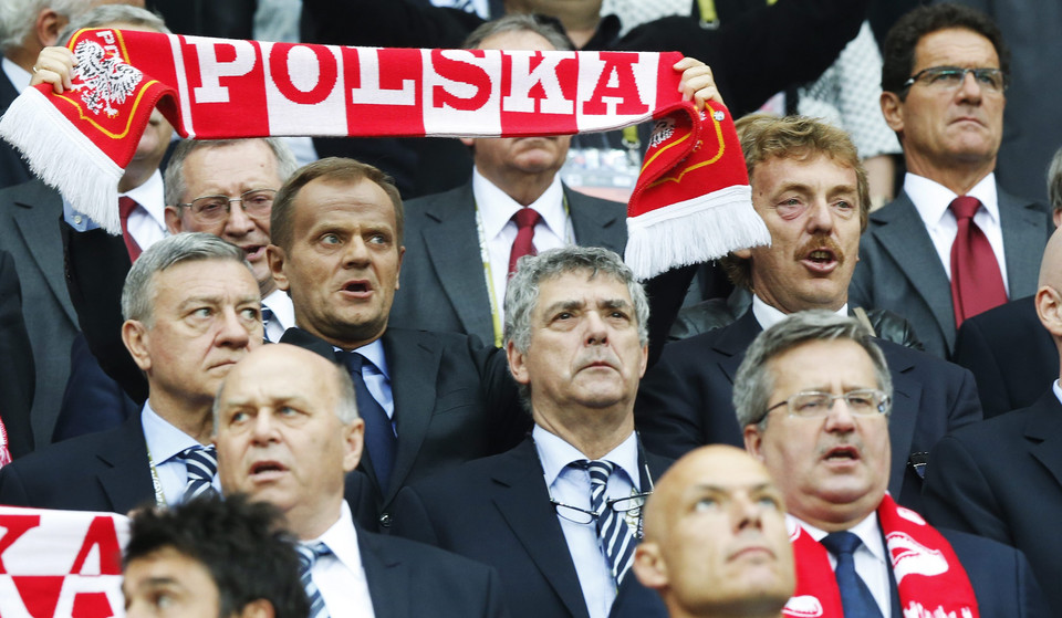 Donald Tusk na meczu otwarcia Euro 2012, fot. Leszek Szymański/PAP