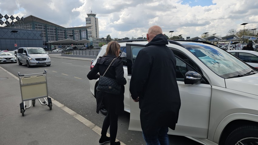Viki Miljković na aerodromu