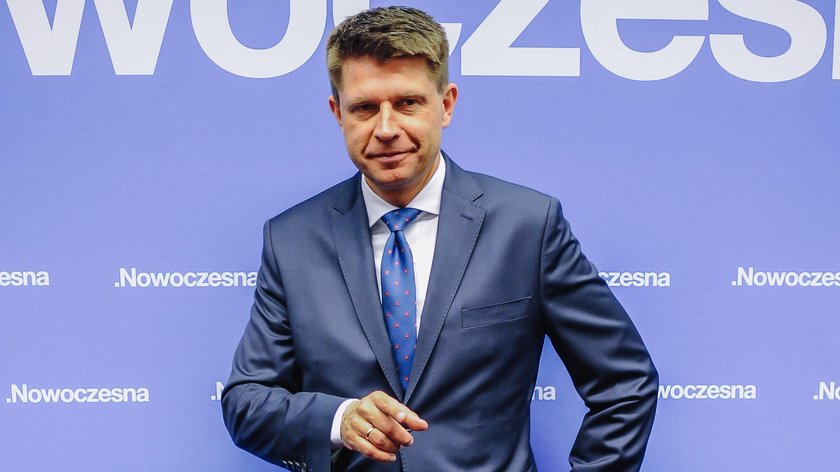 Dziwaczne zachowanie Petru w Sejmie. Co się stało?!