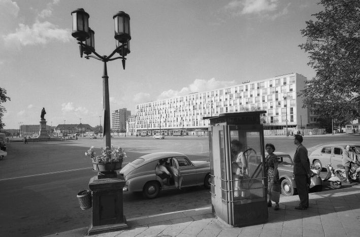 Warszawa, 1962. Plac Dzierżyńskiego, obecnie plac Bankowy. Fot. Zbyszko Siemaszko/FORUM