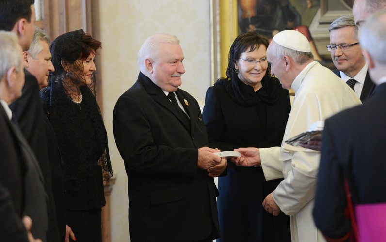 Prezydent Komorowski na audiencji u papieża Franciszka